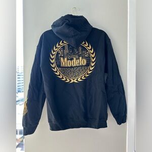 Modelo hoodie